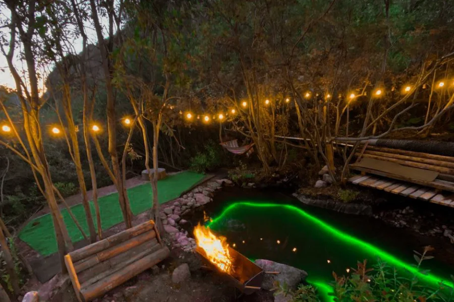 Костровая зона для отдыха в горах Алматы